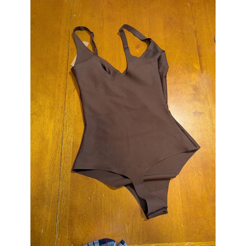 SKIMS Body Plunge Bodysuit Cocoa Brown Size M Medium NWT Nordstrom $88 - Picture 4 of 7